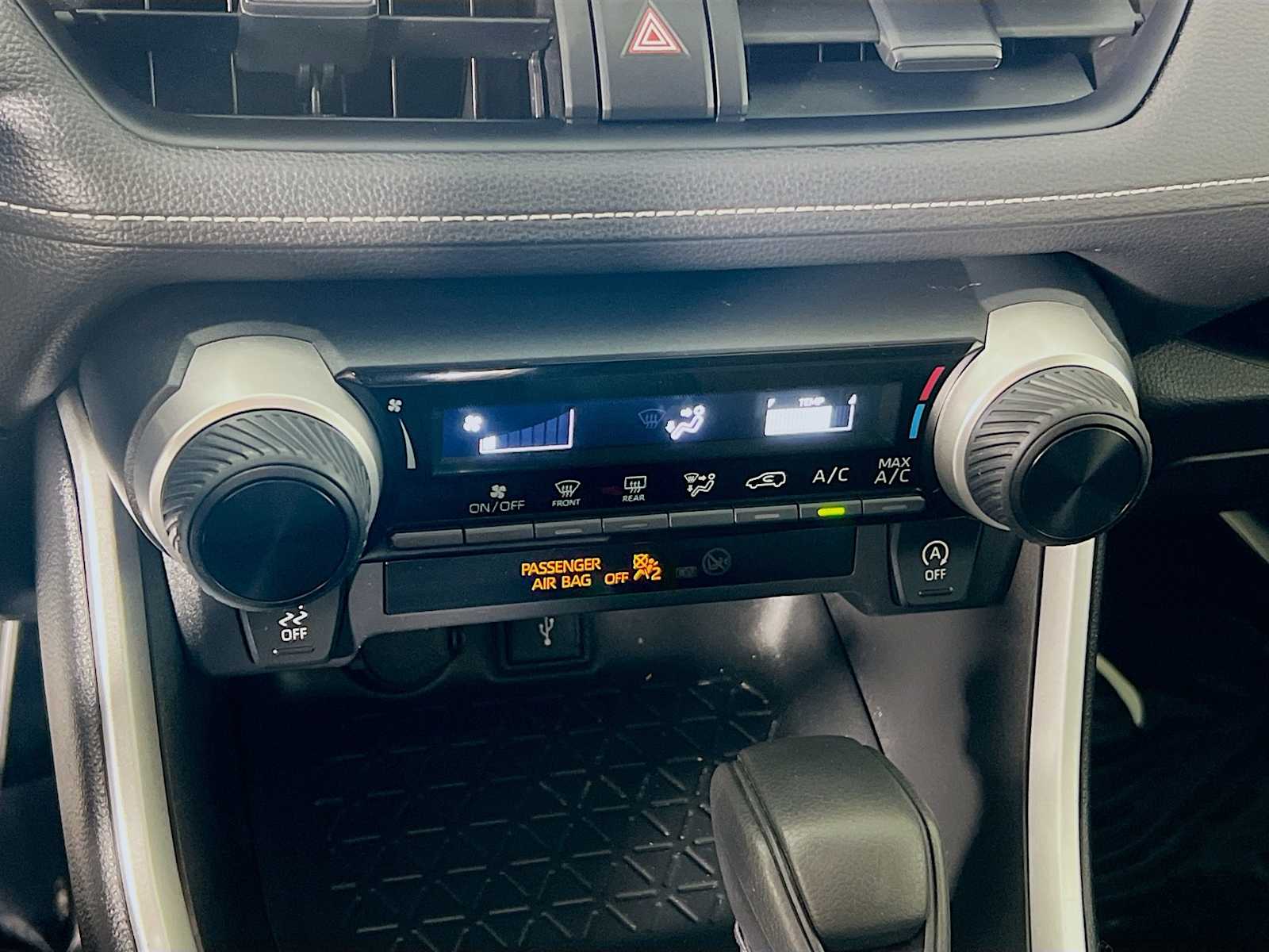 2022 Toyota RAV4 LE - Photo 15