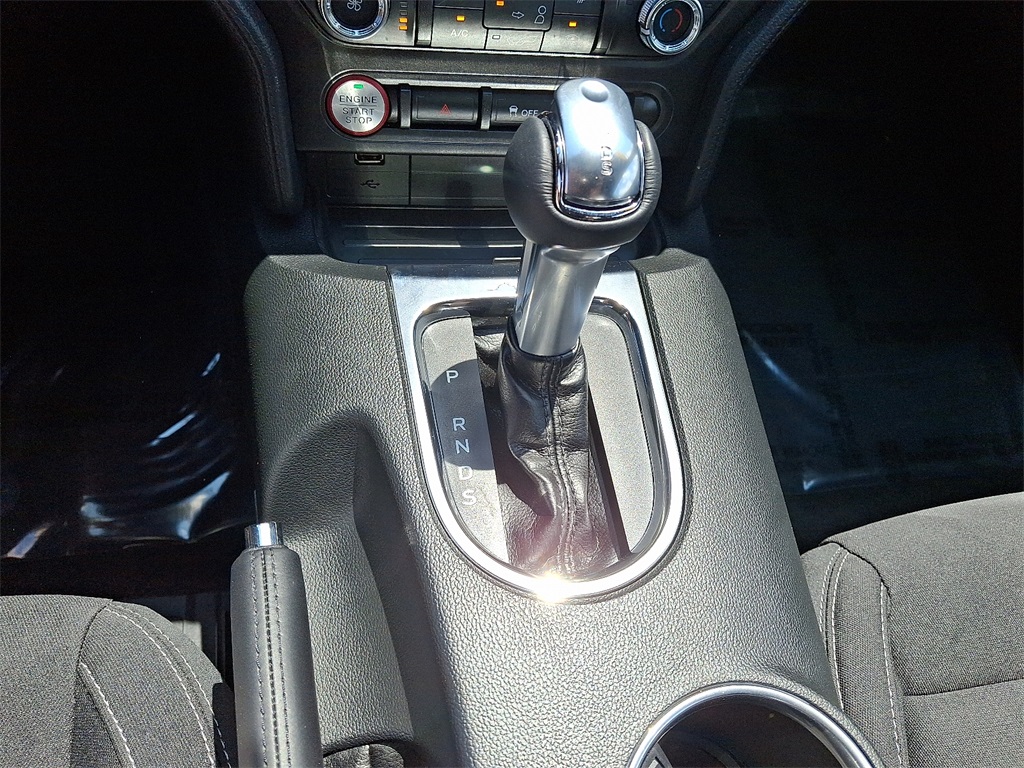 2018 Ford Mustang EcoBoost - Photo 15