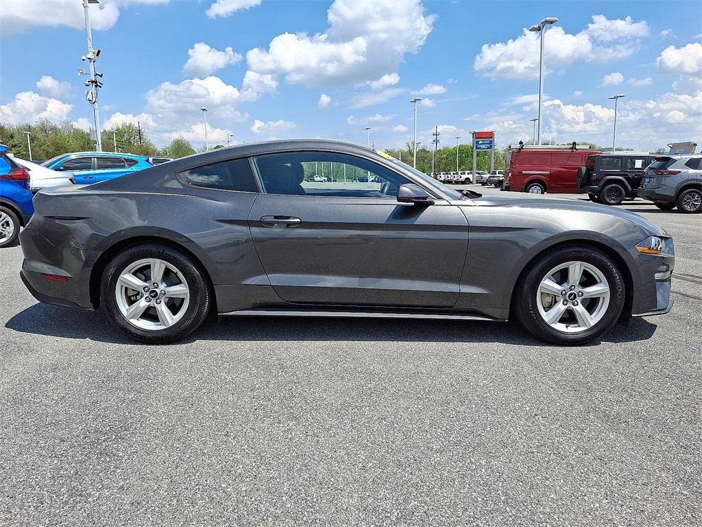 2018 Ford Mustang EcoBoost - Photo 8
