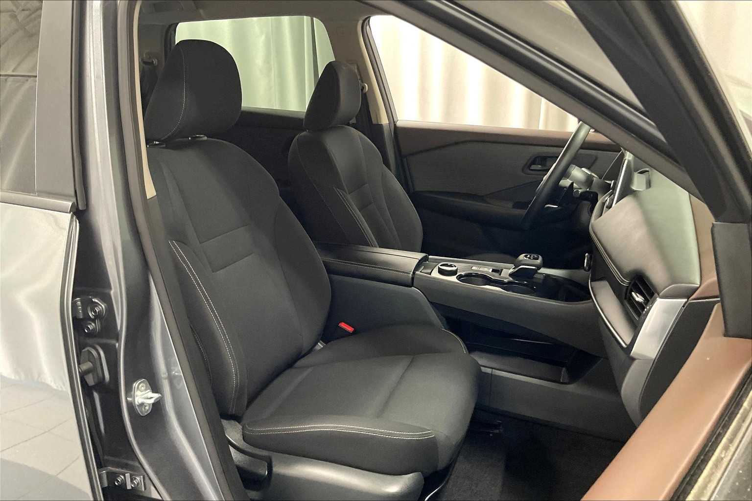 2023 Nissan Rogue S - Photo 11