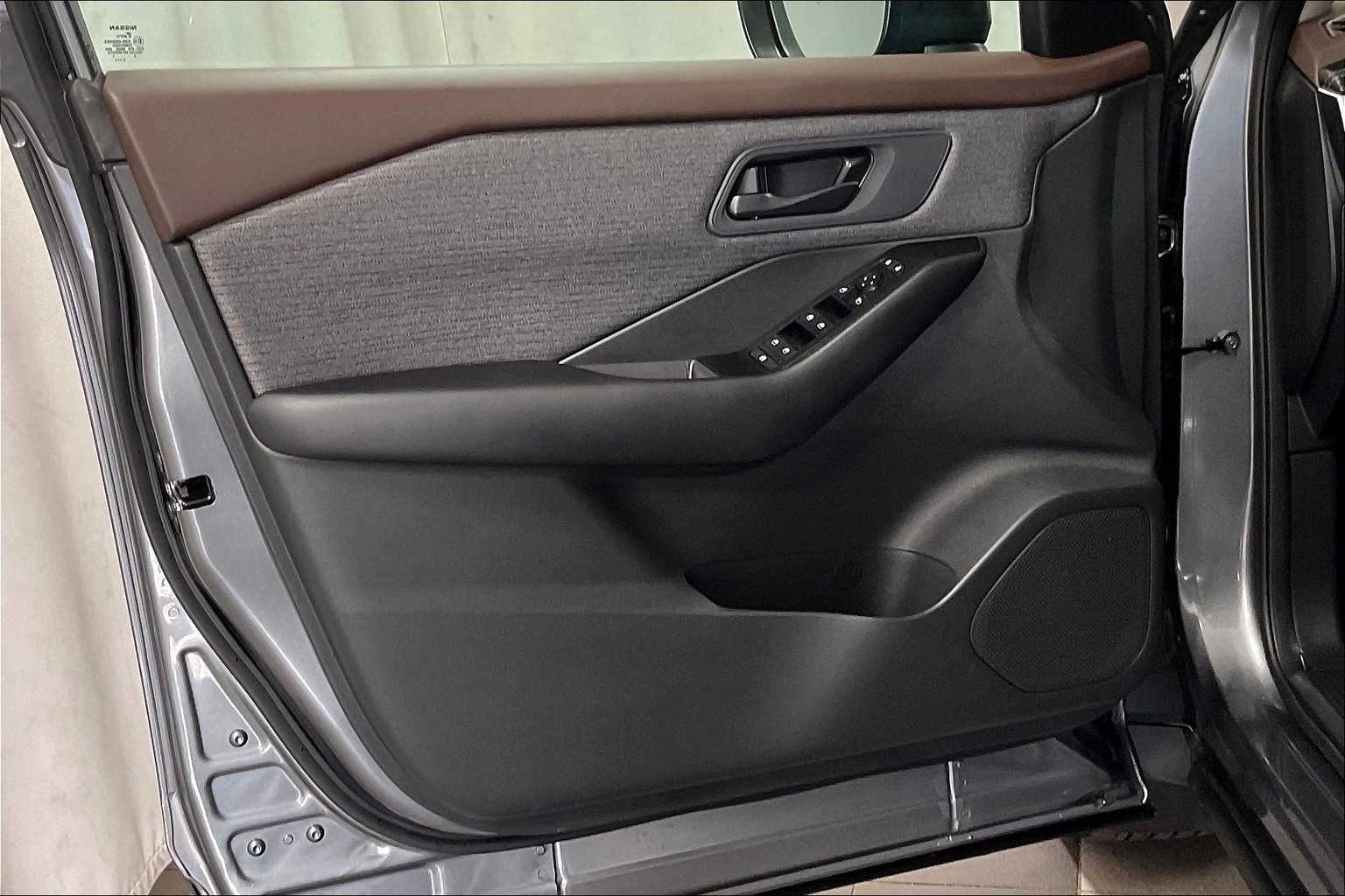 2023 Nissan Rogue S - Photo 9