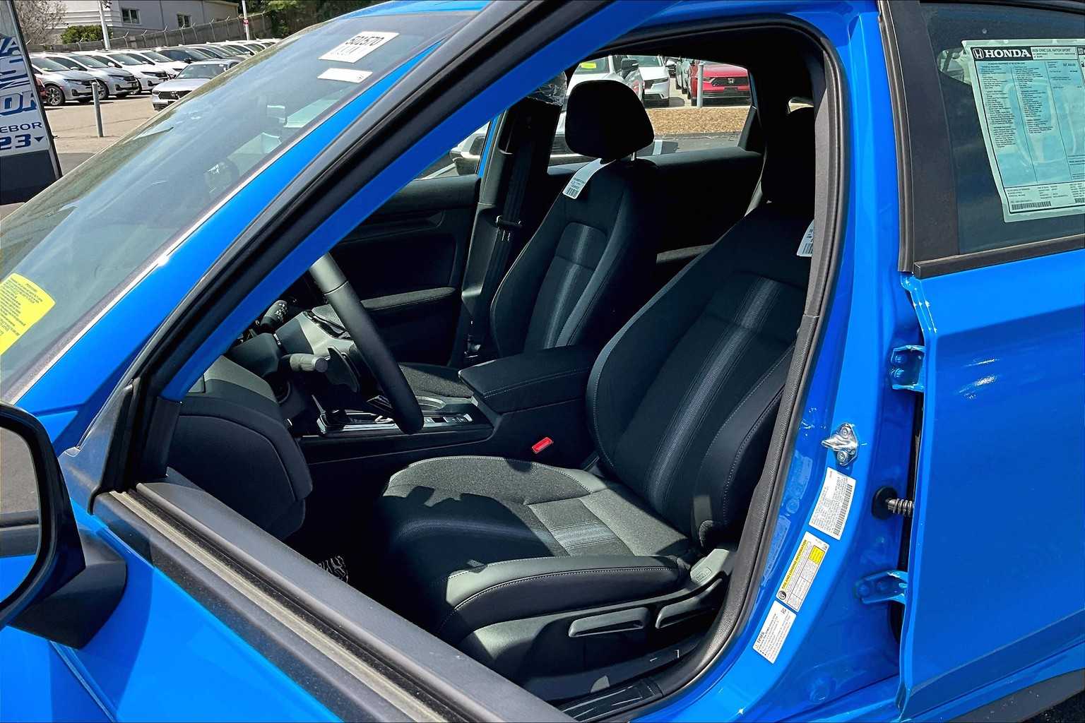2025 Honda Civic Hatchback Sport - Photo 11