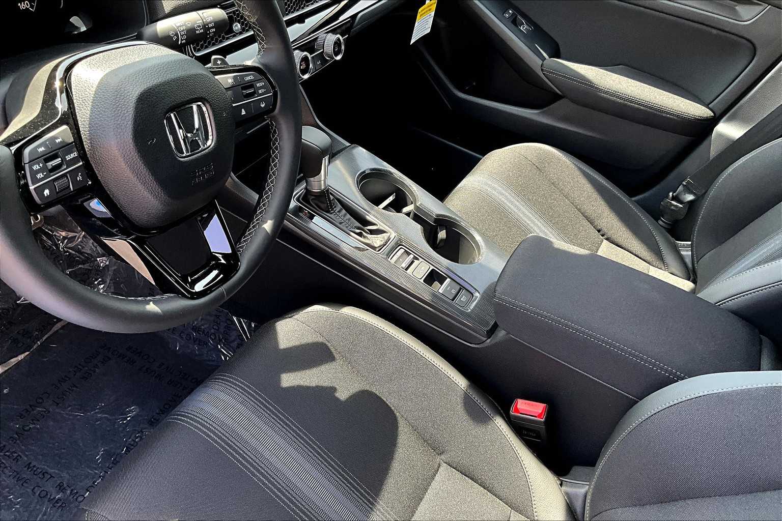 2025 Honda Civic Hatchback Sport - Photo 14