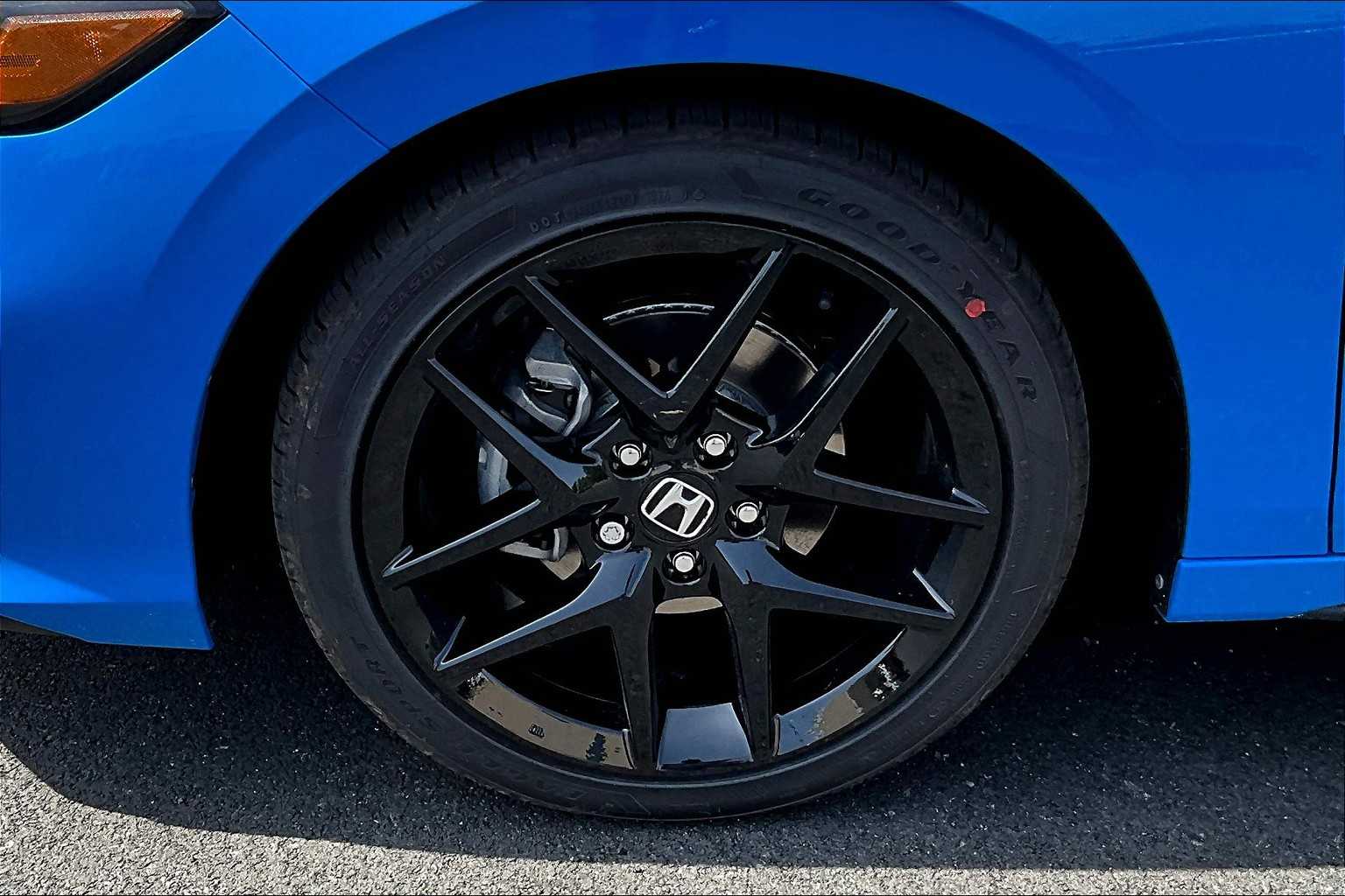 2025 Honda Civic Hatchback Sport - Photo 8
