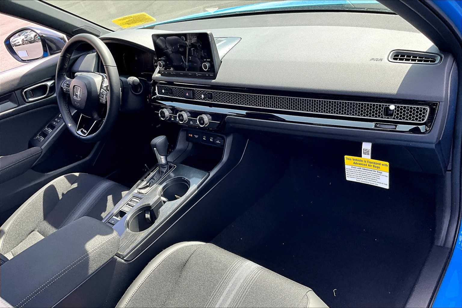 2025 Honda Civic Hatchback Sport - Photo 10