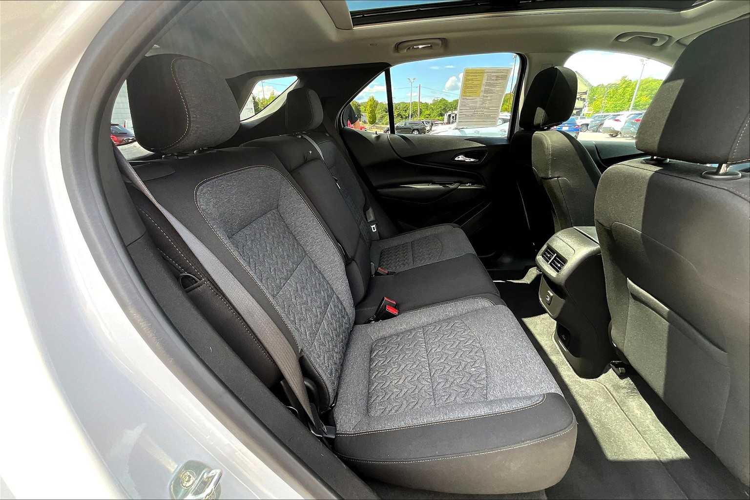 2022 Chevrolet Equinox LT - Photo 16