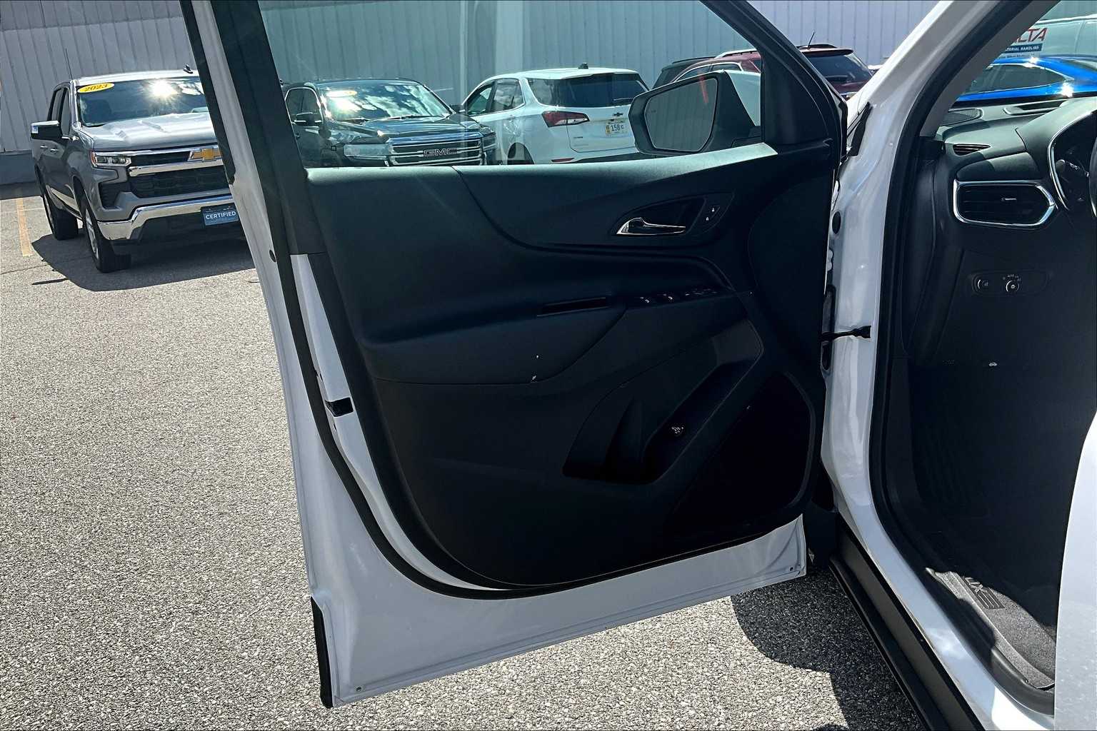 2022 Chevrolet Equinox LT - Photo 9