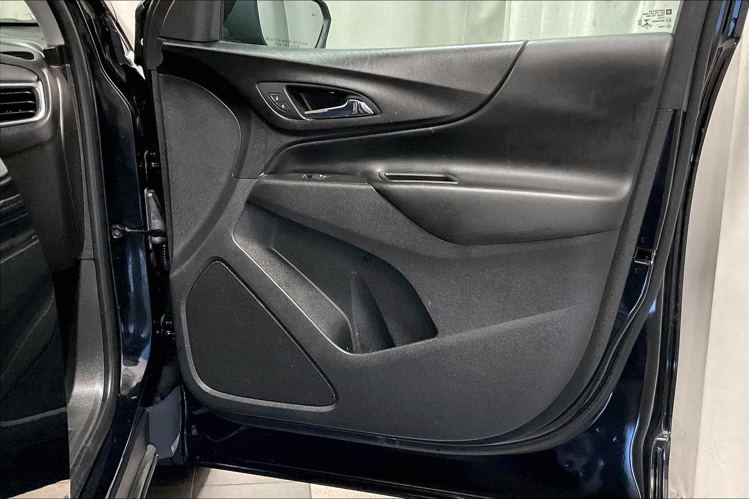 2022 Chevrolet Equinox LT - Photo 12