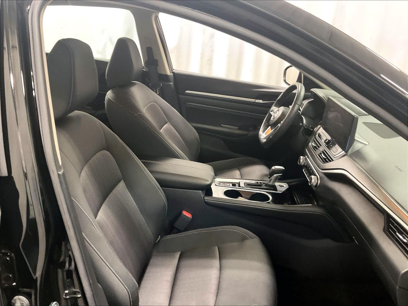 2023 Nissan Altima 2.5 SV - Photo 11