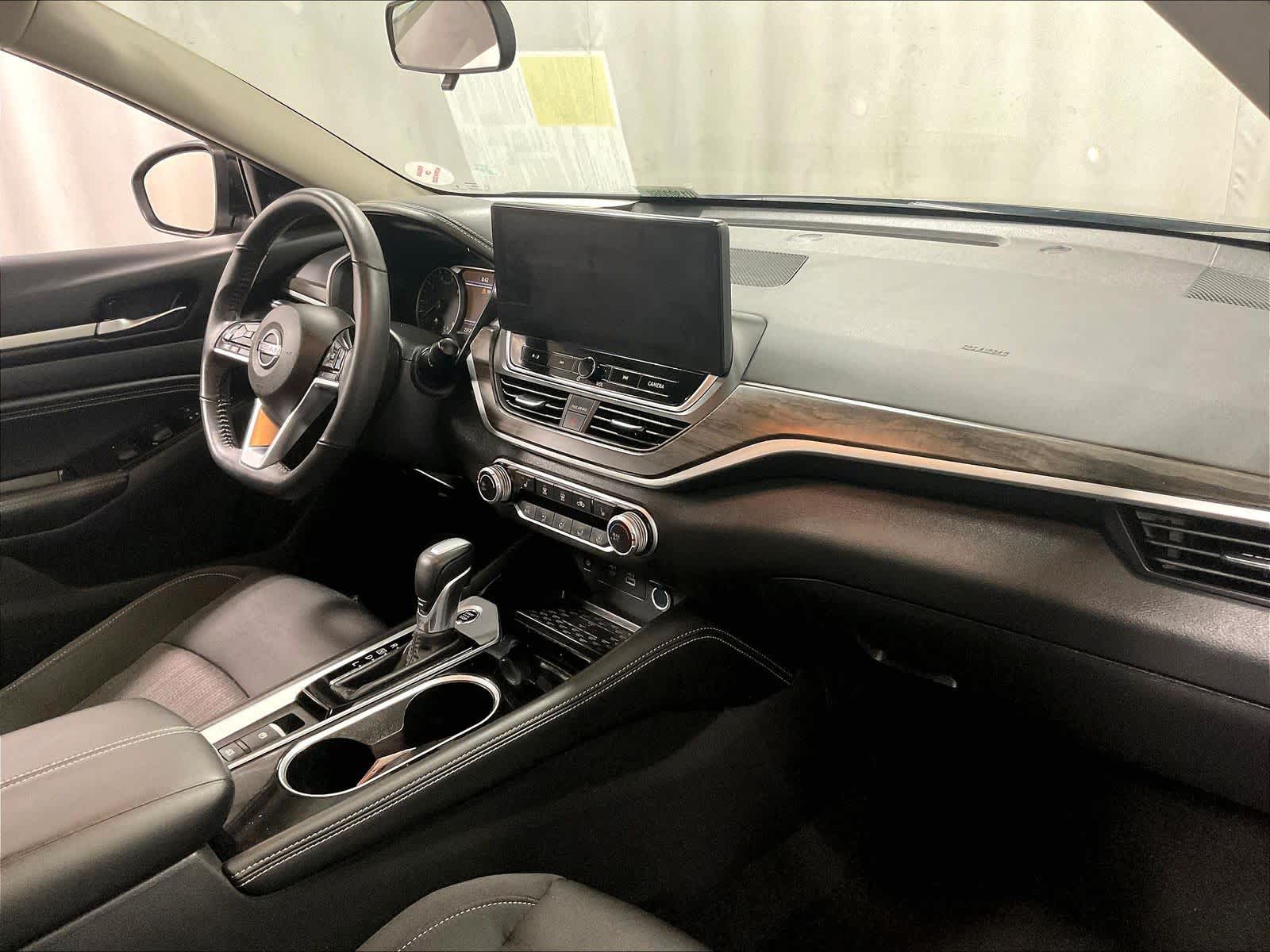 2023 Nissan Altima 2.5 SV - Photo 14