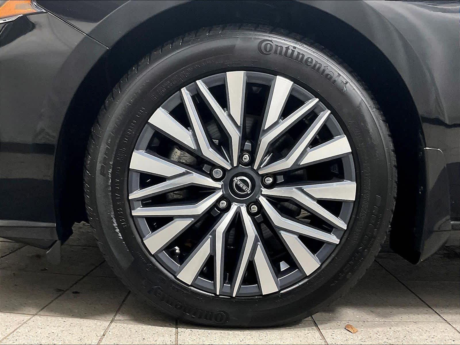 2023 Nissan Altima 2.5 SV - Photo 7