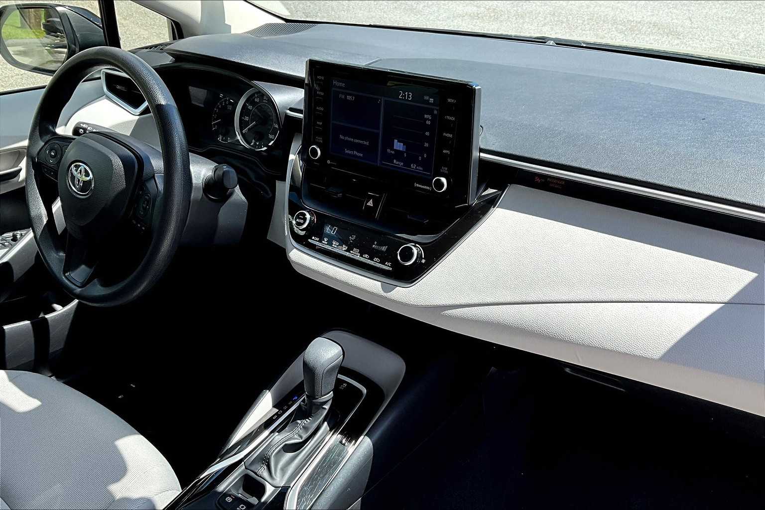 2022 Toyota Corolla LE - Photo 14