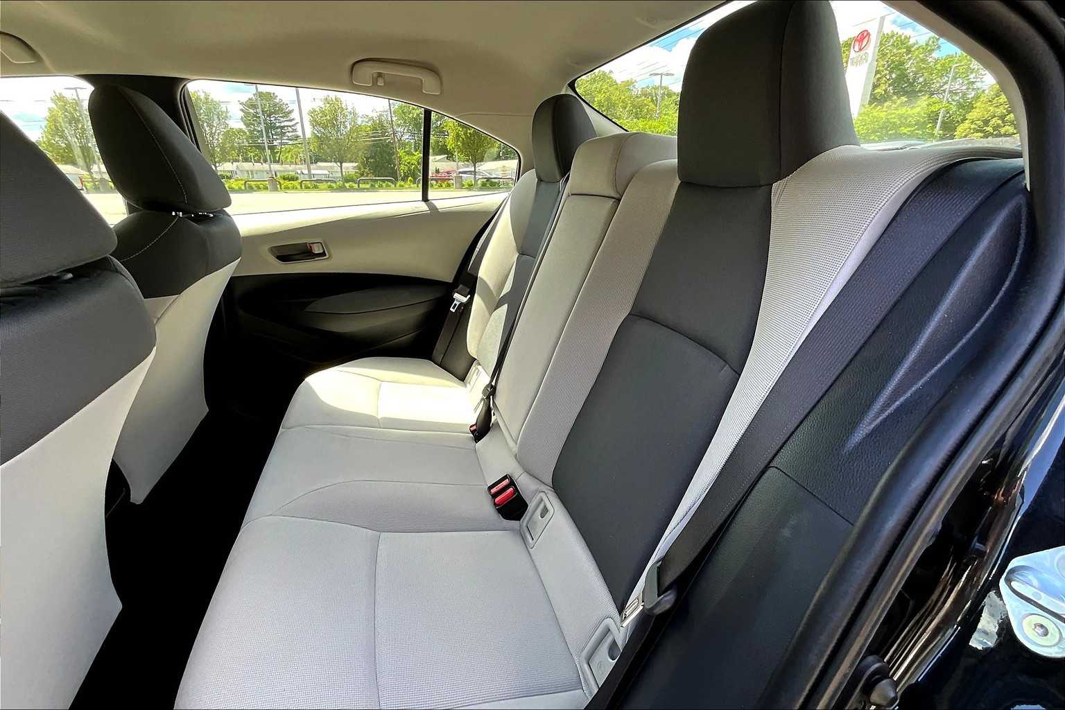 2022 Toyota Corolla LE - Photo 15