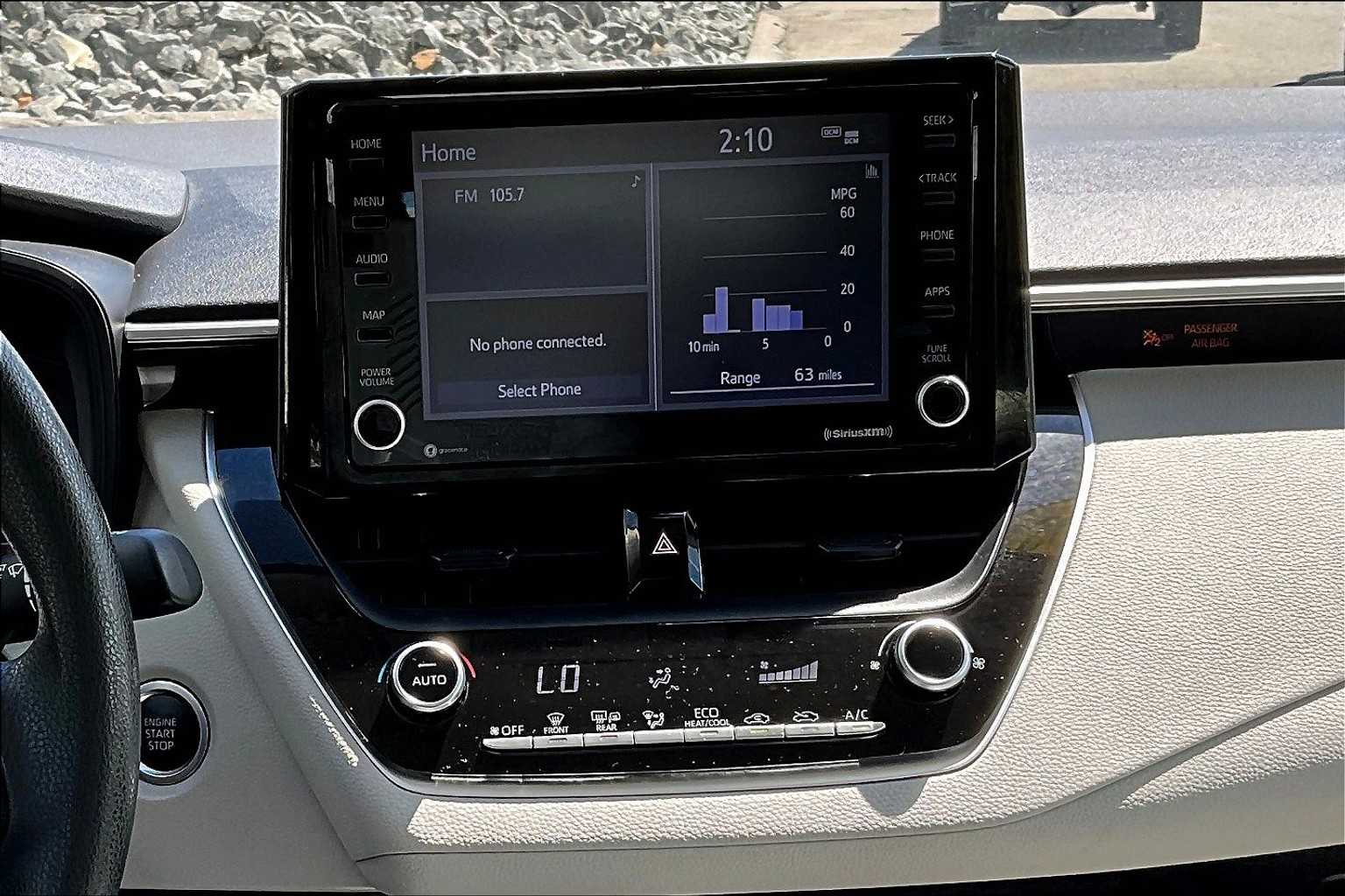 2022 Toyota Corolla LE - Photo 18