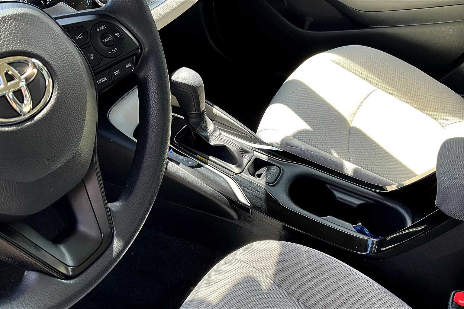 2022 Toyota Corolla LE - Photo 20