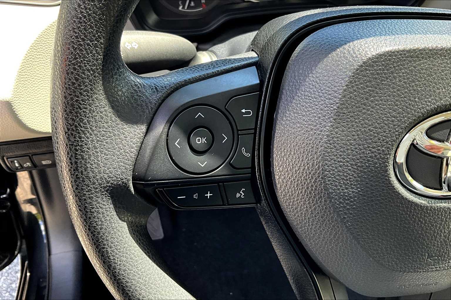 2022 Toyota Corolla LE - Photo 22