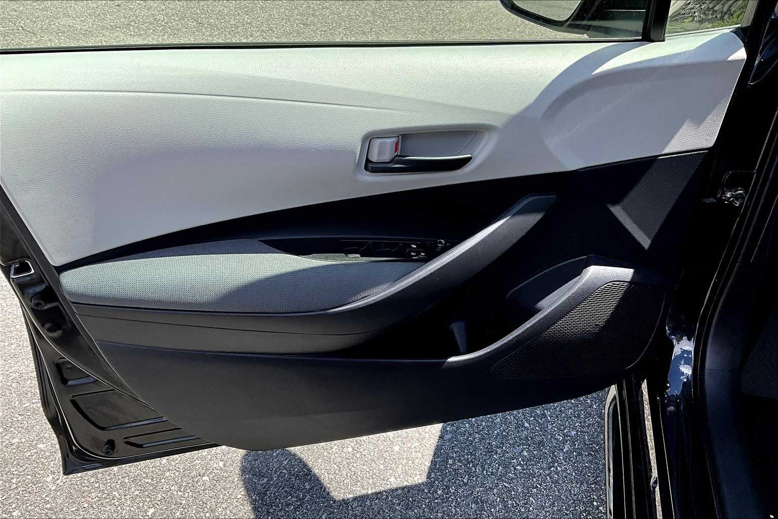 2022 Toyota Corolla LE - Photo 9