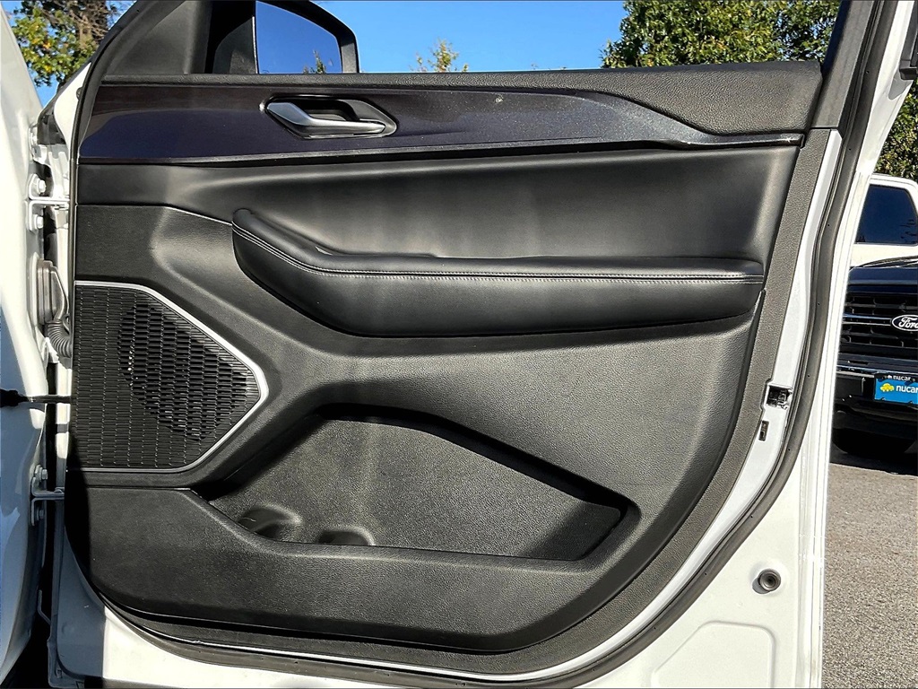 2022 Jeep Grand Cherokee Laredo - Photo 11