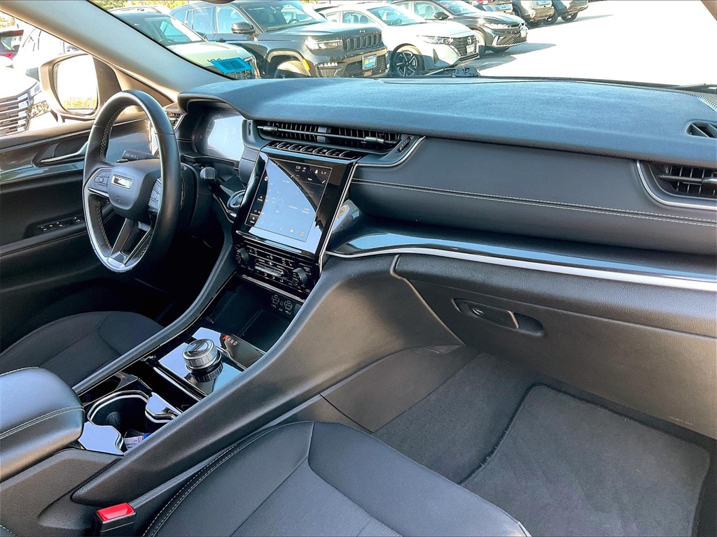 2022 Jeep Grand Cherokee Laredo - Photo 13