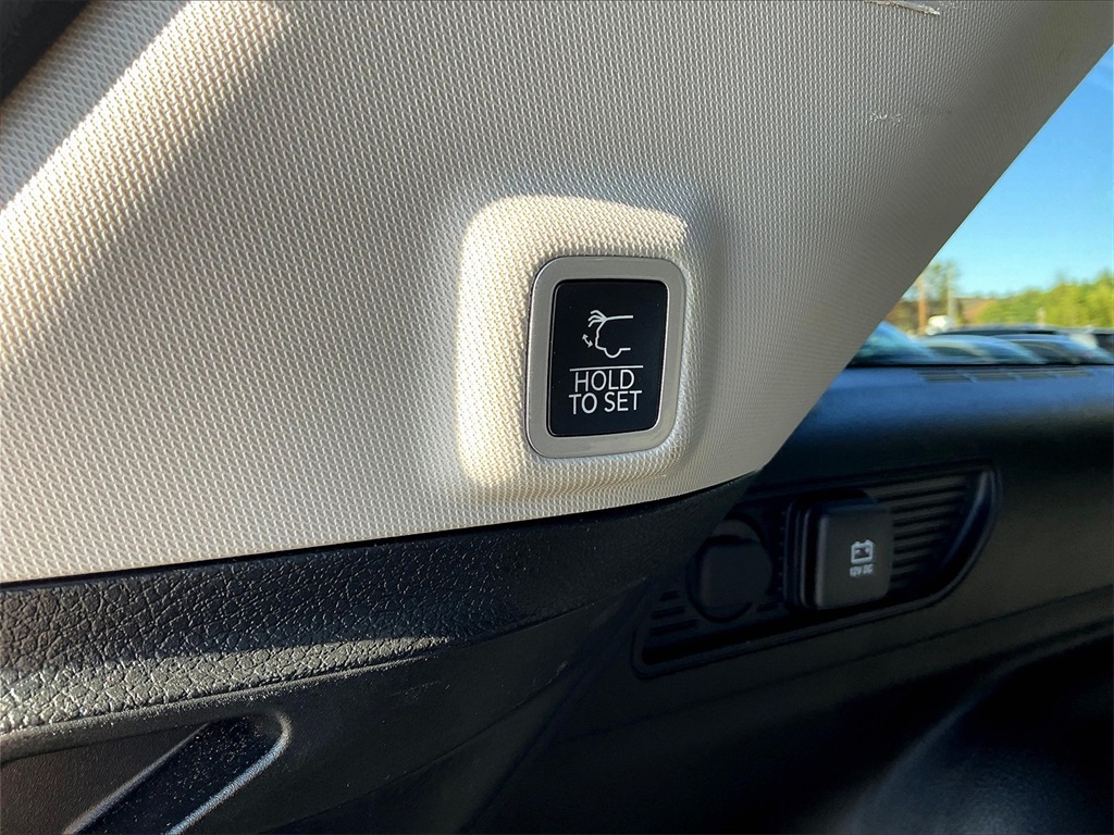 2022 Jeep Grand Cherokee Laredo - Photo 34