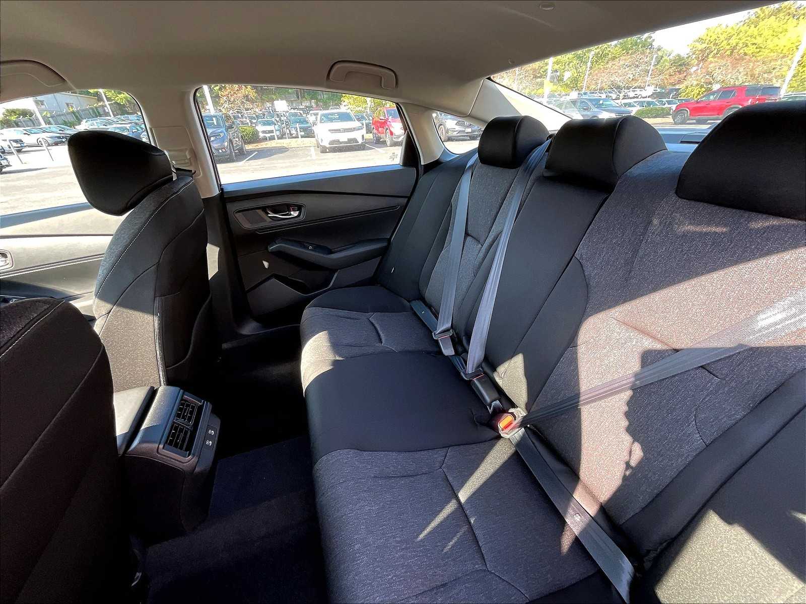 2025 Honda Accord LX - Photo 15