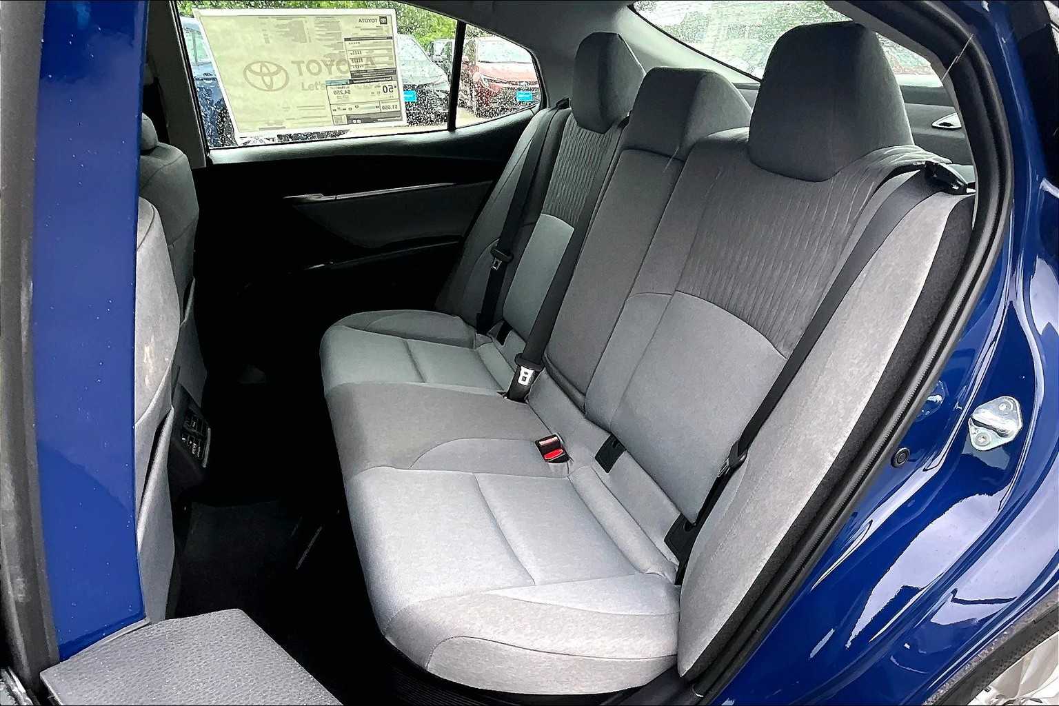 2025 Toyota Camry LE - Photo 15