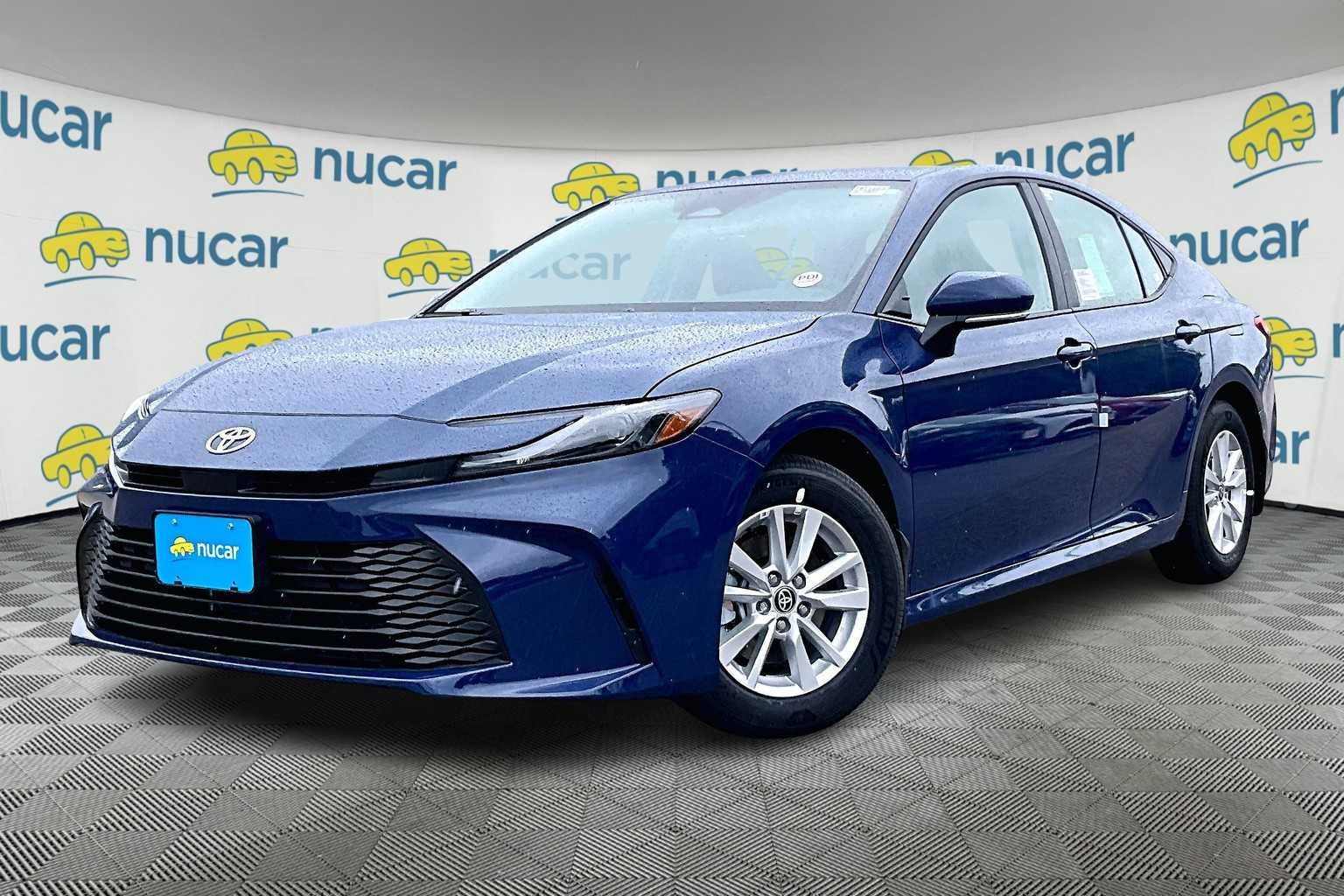 2025 Toyota Camry LE - Photo 4