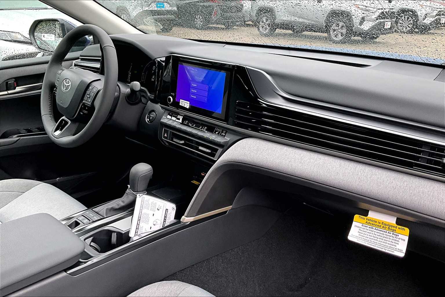 2025 Toyota Camry LE - Photo 10