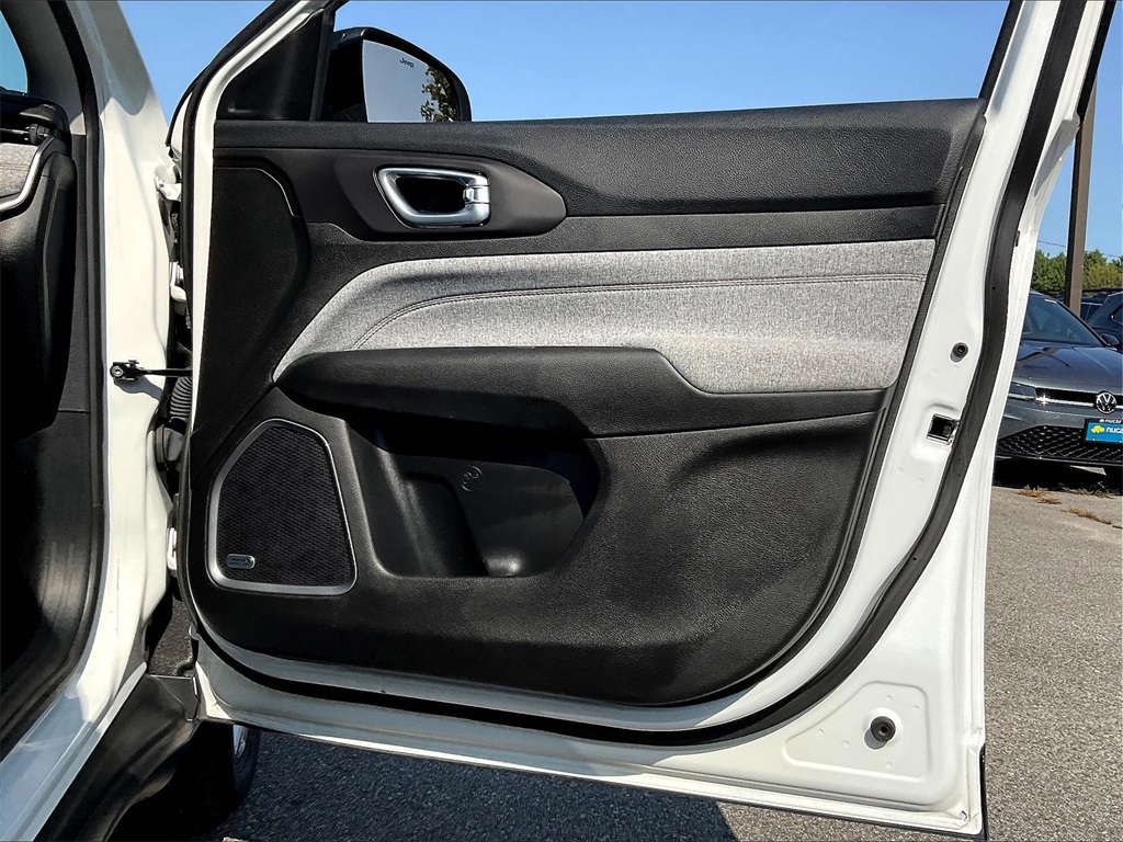 2022 Jeep Compass Latitude Lux - Photo 11