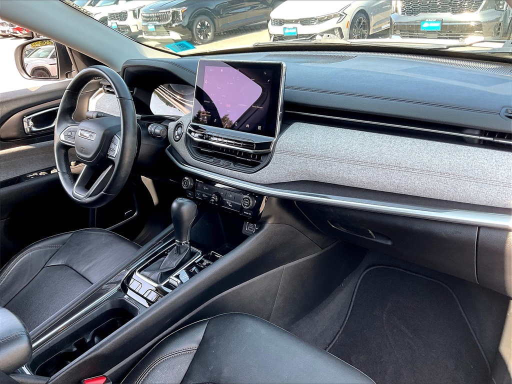 2022 Jeep Compass Latitude Lux - Photo 13