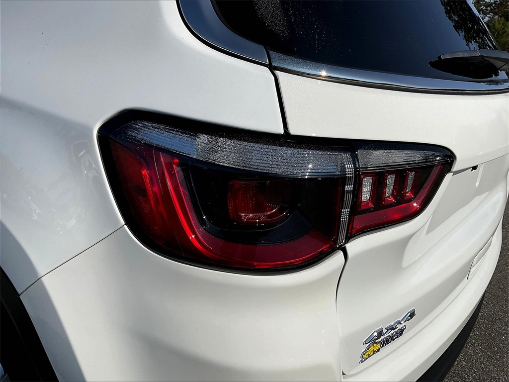 2022 Jeep Compass Latitude Lux - Photo 31
