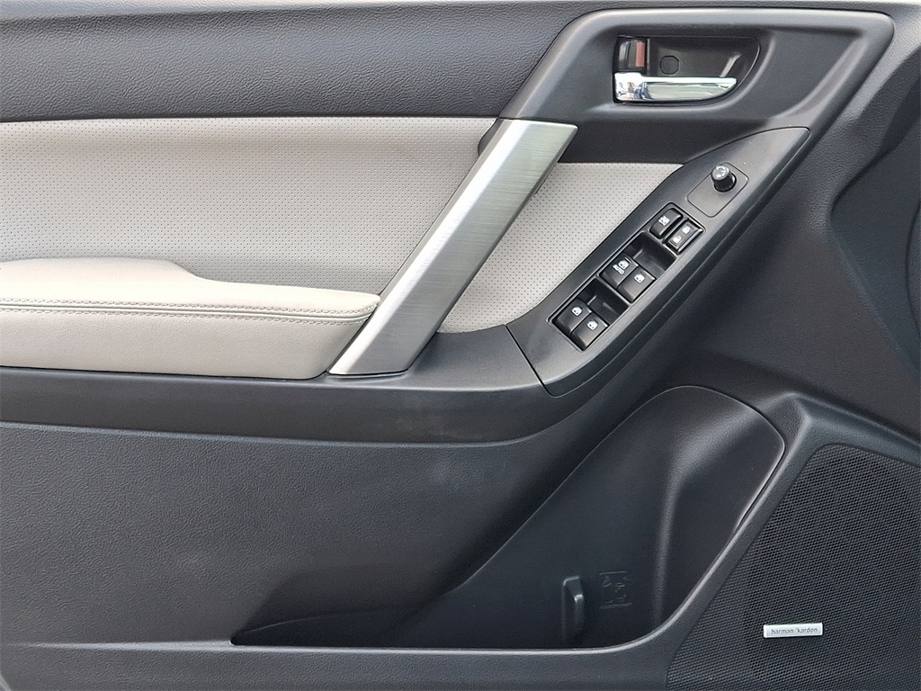 2015 Subaru Forester 2.5i Touring - Photo 12