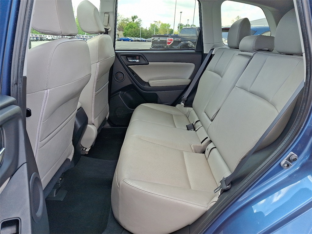 2015 Subaru Forester 2.5i Touring - Photo 10