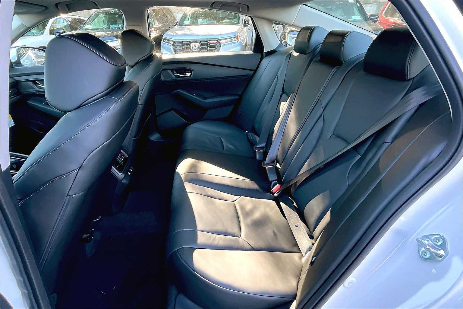 2025 Honda Accord Hybrid EX-L - Photo 15
