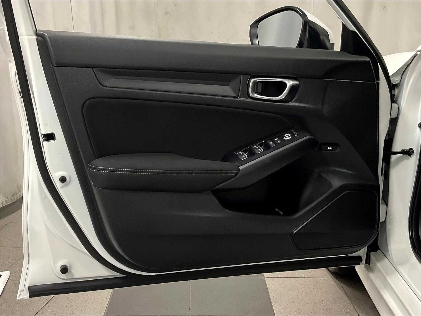 2025 Honda Civic LX - Photo 9