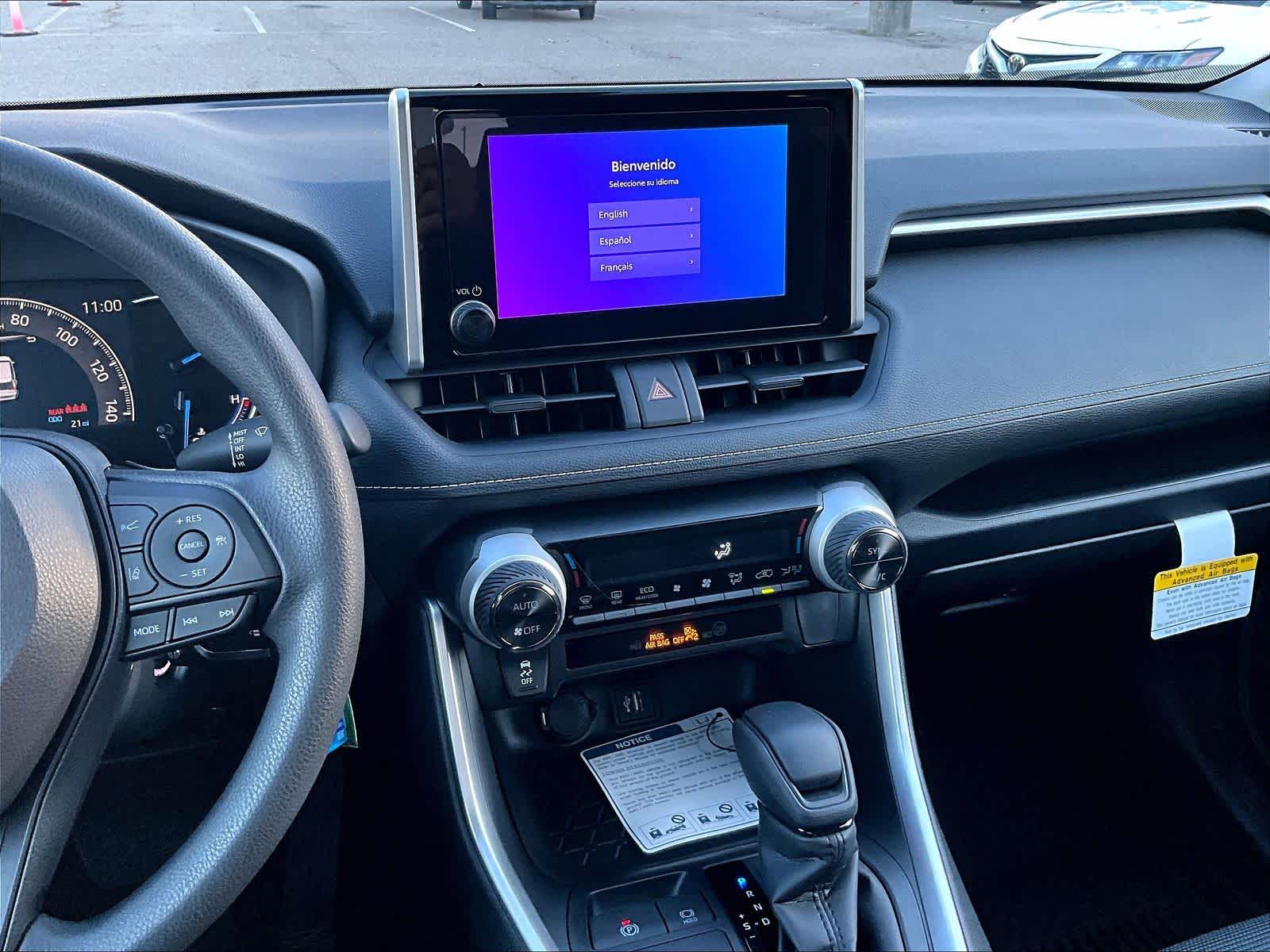 2025 Toyota RAV4 Hybrid LE - Photo 13