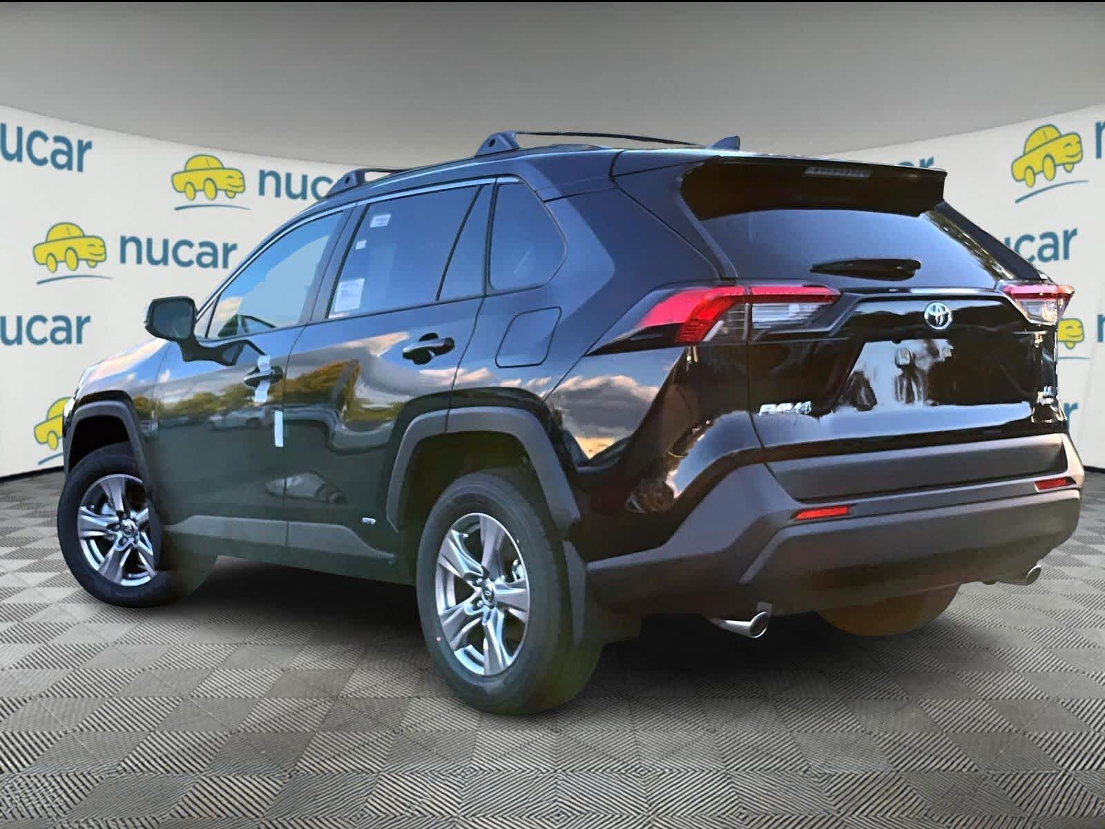 2025 Toyota RAV4 Hybrid LE - Photo 5