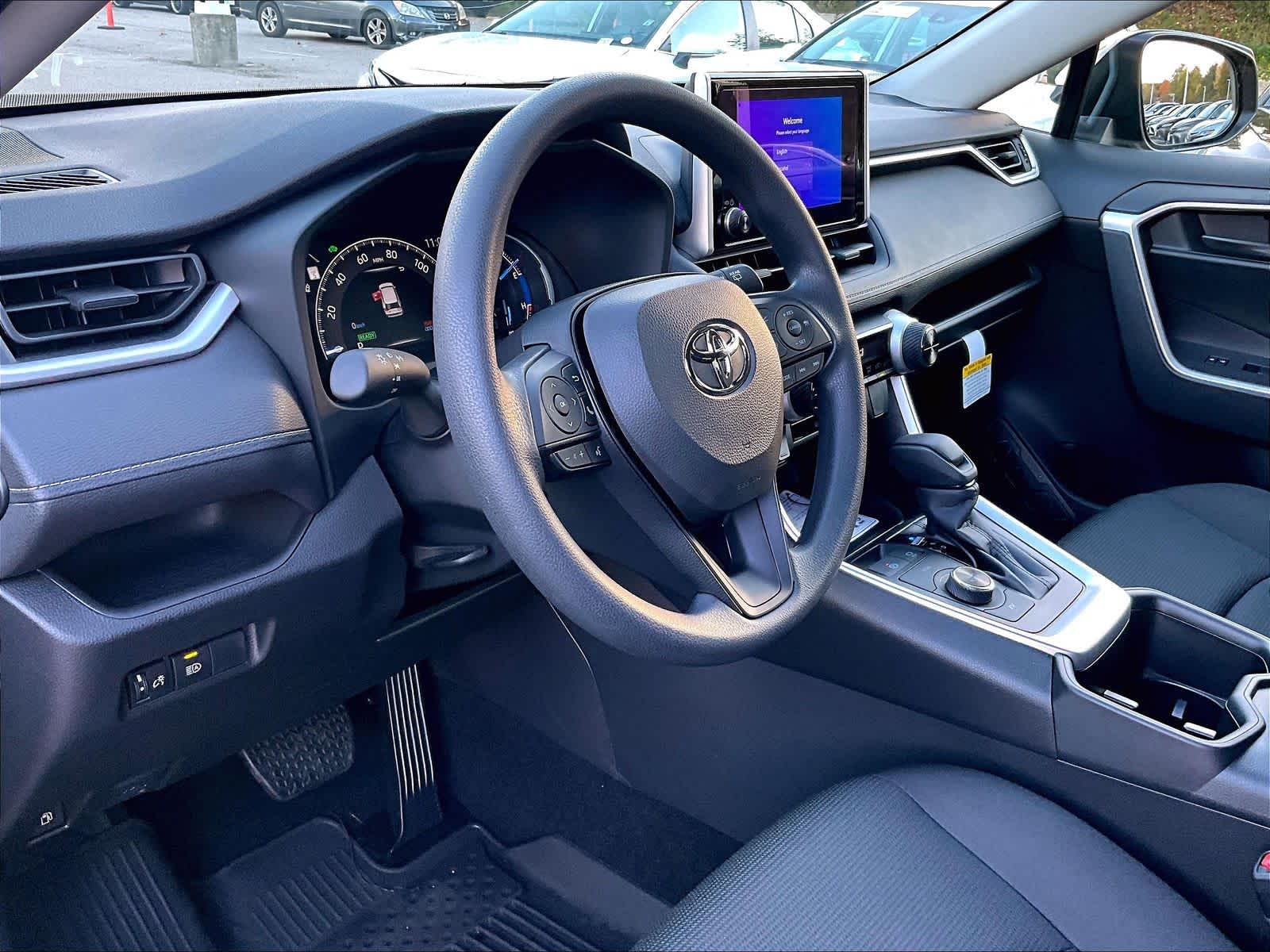2025 Toyota RAV4 Hybrid LE - Photo 9