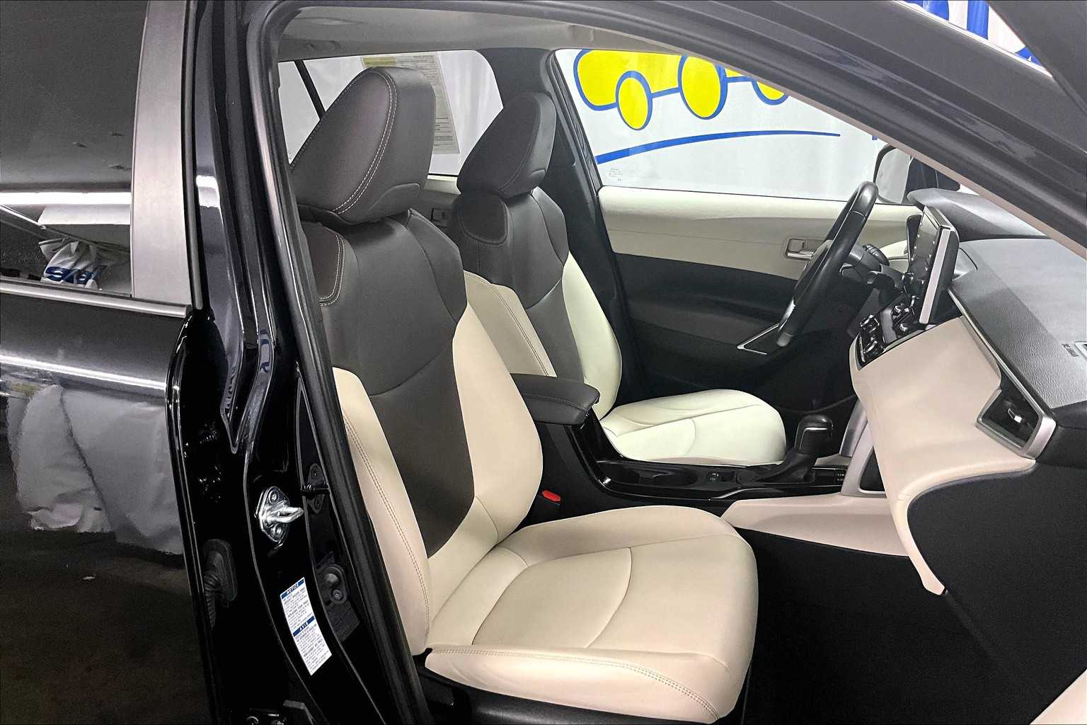 2022 Toyota Corolla Cross XLE - Photo 11