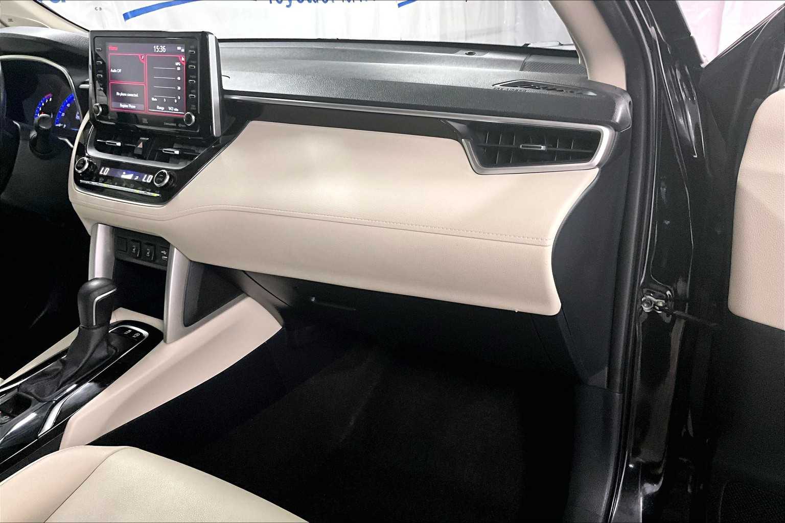 2022 Toyota Corolla Cross XLE - Photo 13