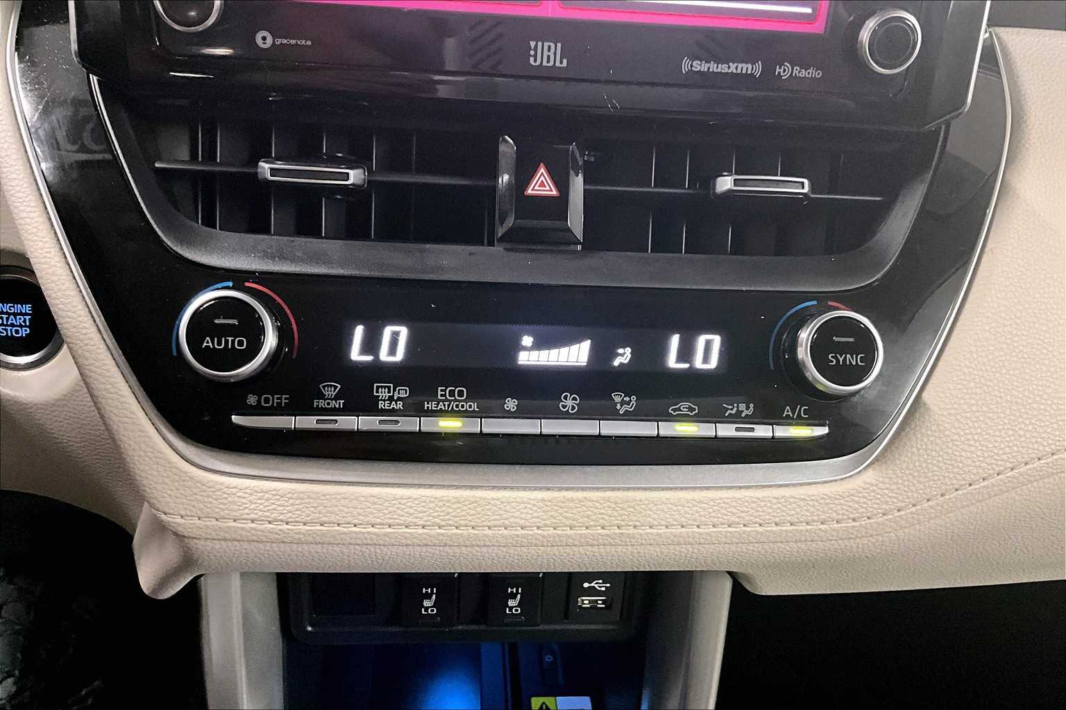 2022 Toyota Corolla Cross XLE - Photo 26
