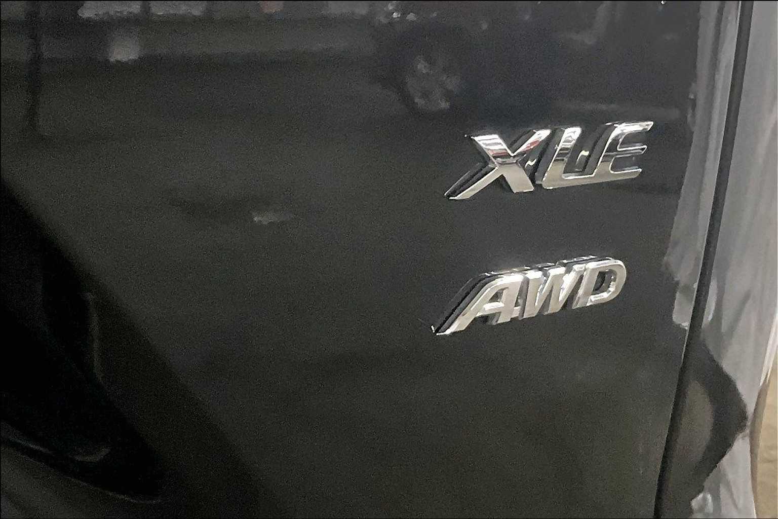 2022 Toyota Corolla Cross XLE - Photo 29