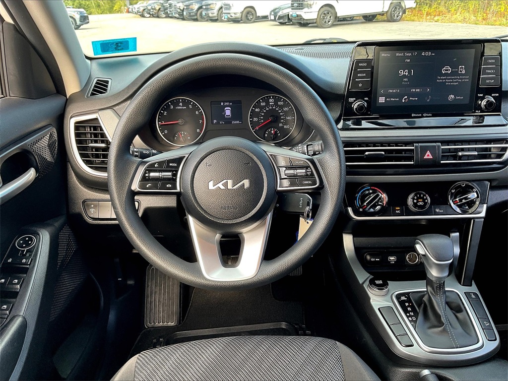 2023 Kia Seltos LX - Photo 16