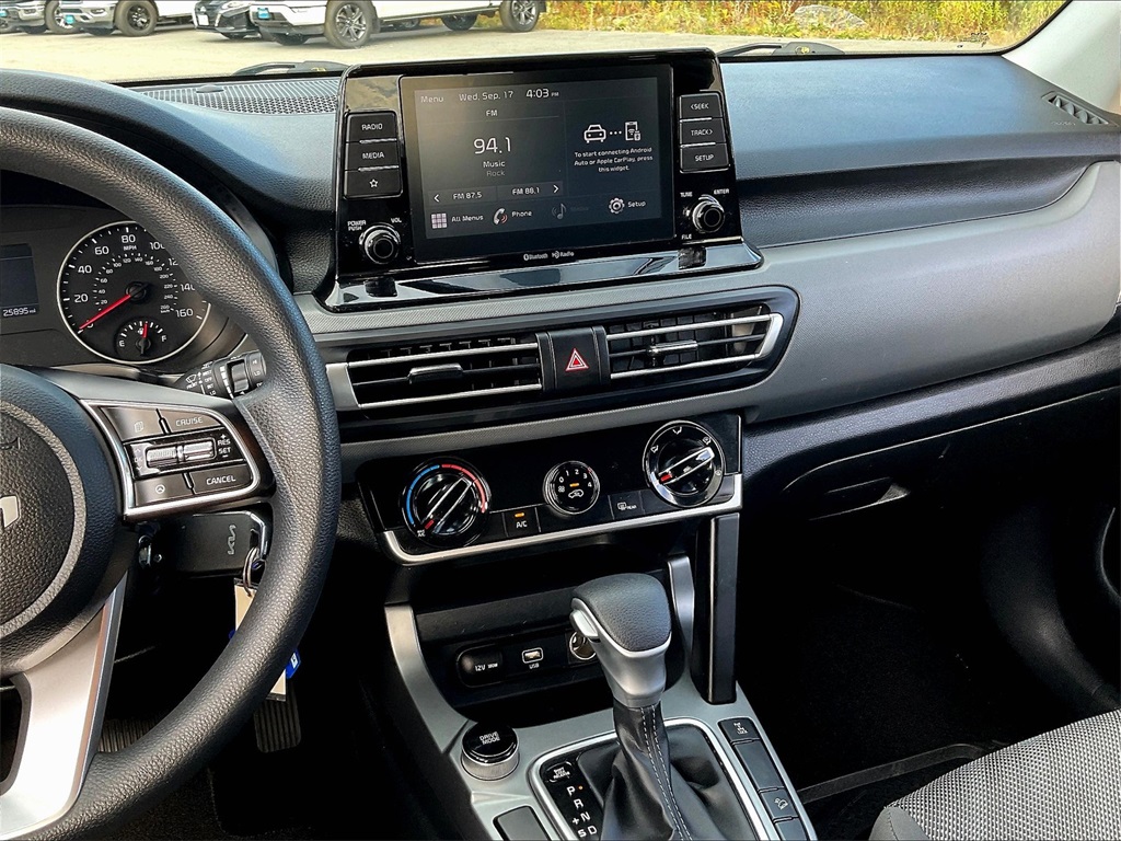 2023 Kia Seltos LX - Photo 17