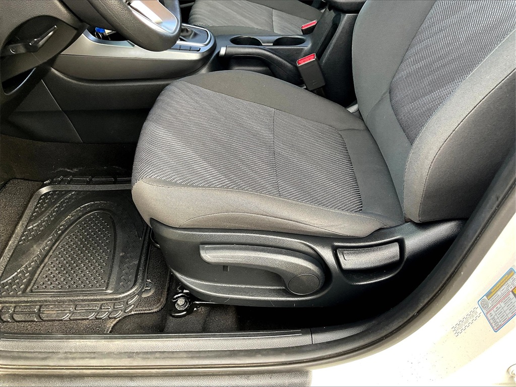 2023 Kia Seltos LX - Photo 32
