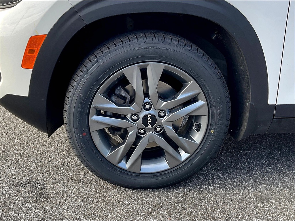 2023 Kia Seltos LX - Photo 7