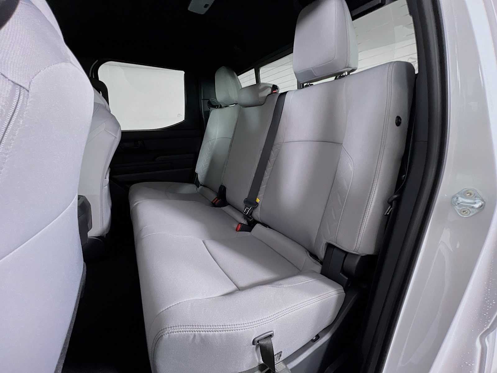 2025 Toyota Tacoma SR5 - Photo 13
