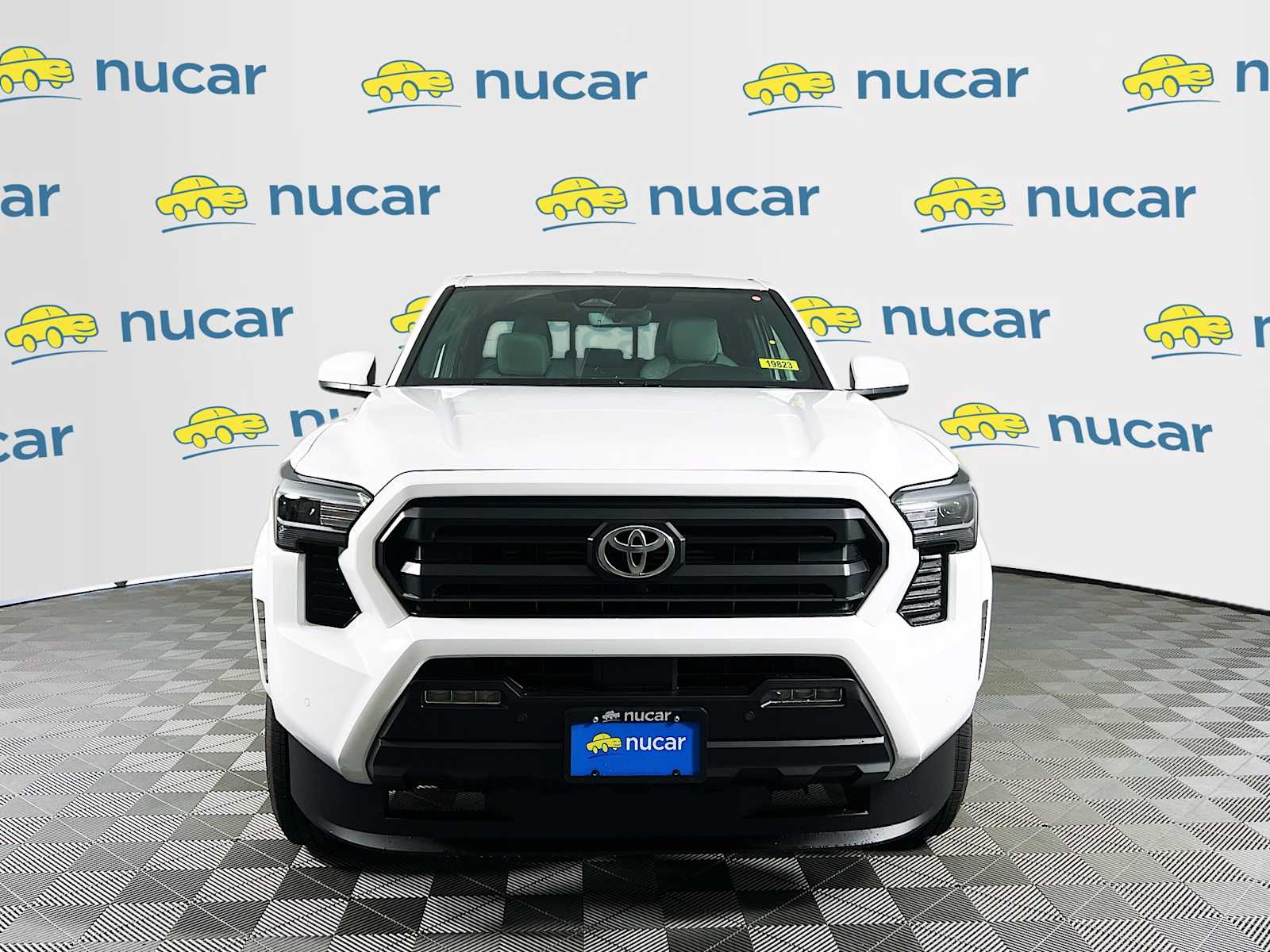 2025 Toyota Tacoma SR5 - Photo 2