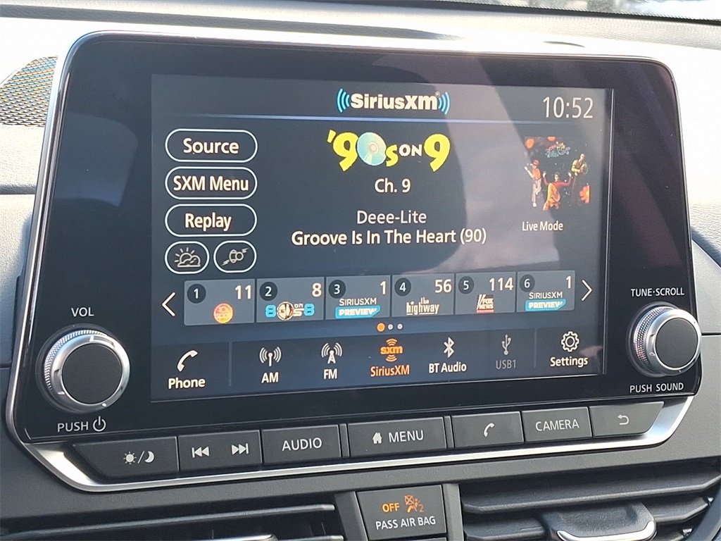 2025 Nissan Altima 2.5 SR - Photo 12