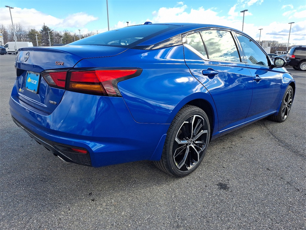 2025 Nissan Altima 2.5 SR - Photo 4